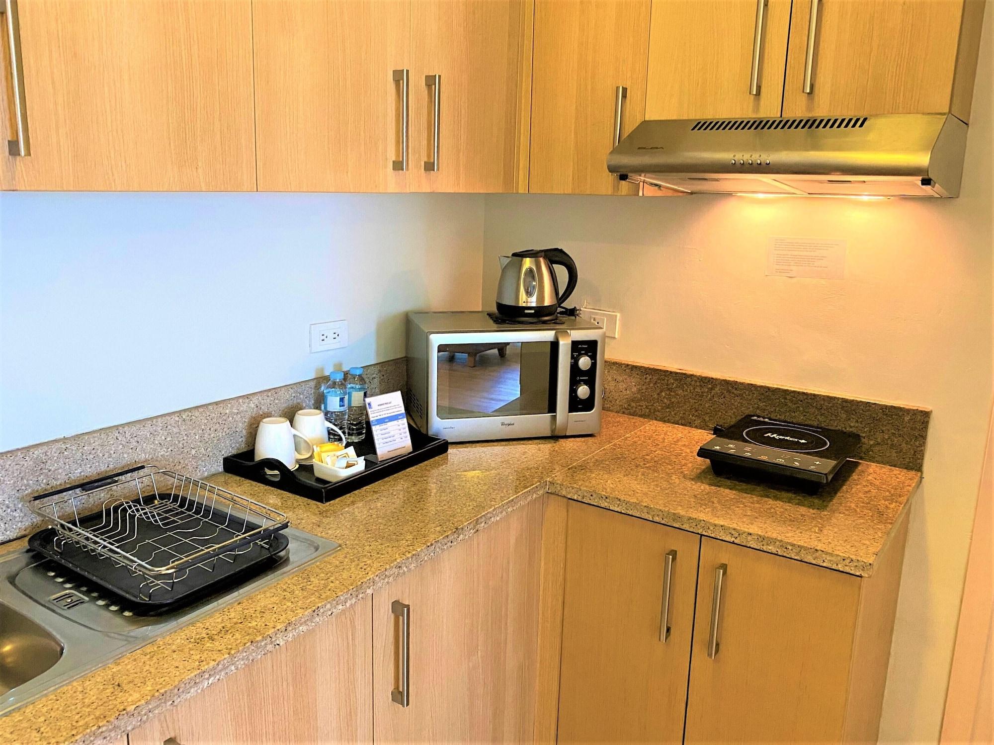 One Pacific Place Serviced Residences Makati City Bagian luar foto