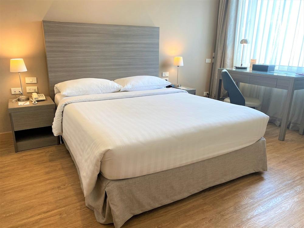 One Pacific Place Serviced Residences Makati City Bagian luar foto