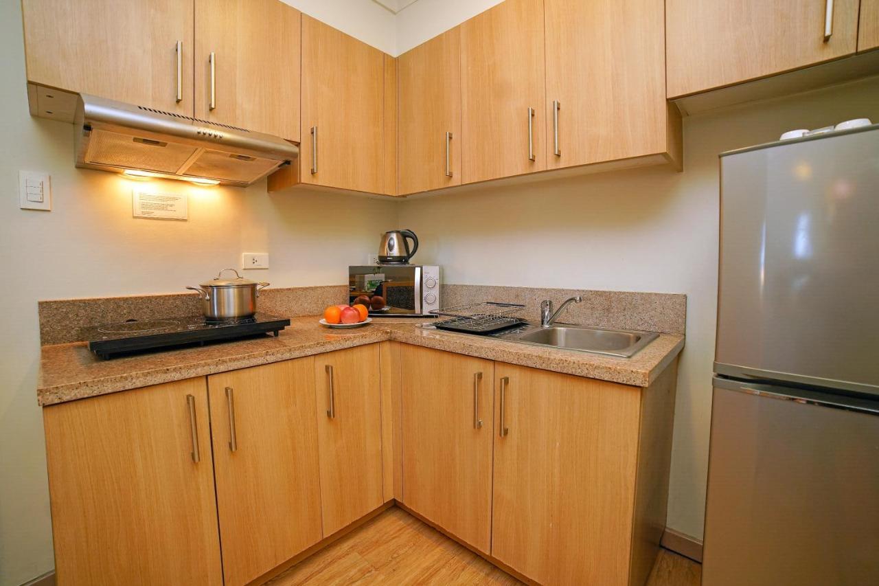 One Pacific Place Serviced Residences Makati City Bagian luar foto
