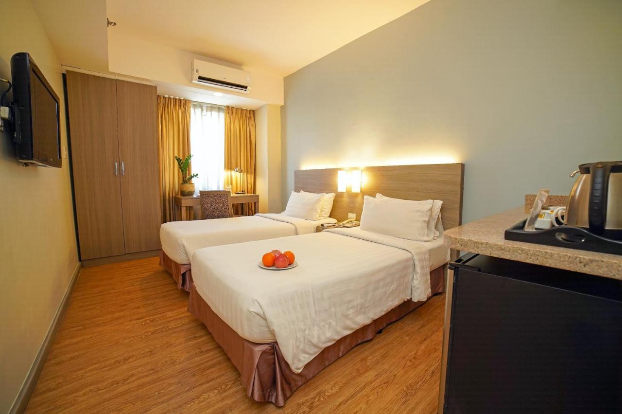 One Pacific Place Serviced Residences Makati City Bagian luar foto