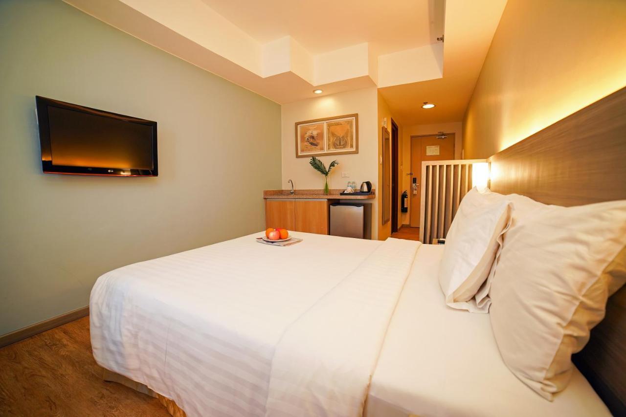 One Pacific Place Serviced Residences Makati City Bagian luar foto