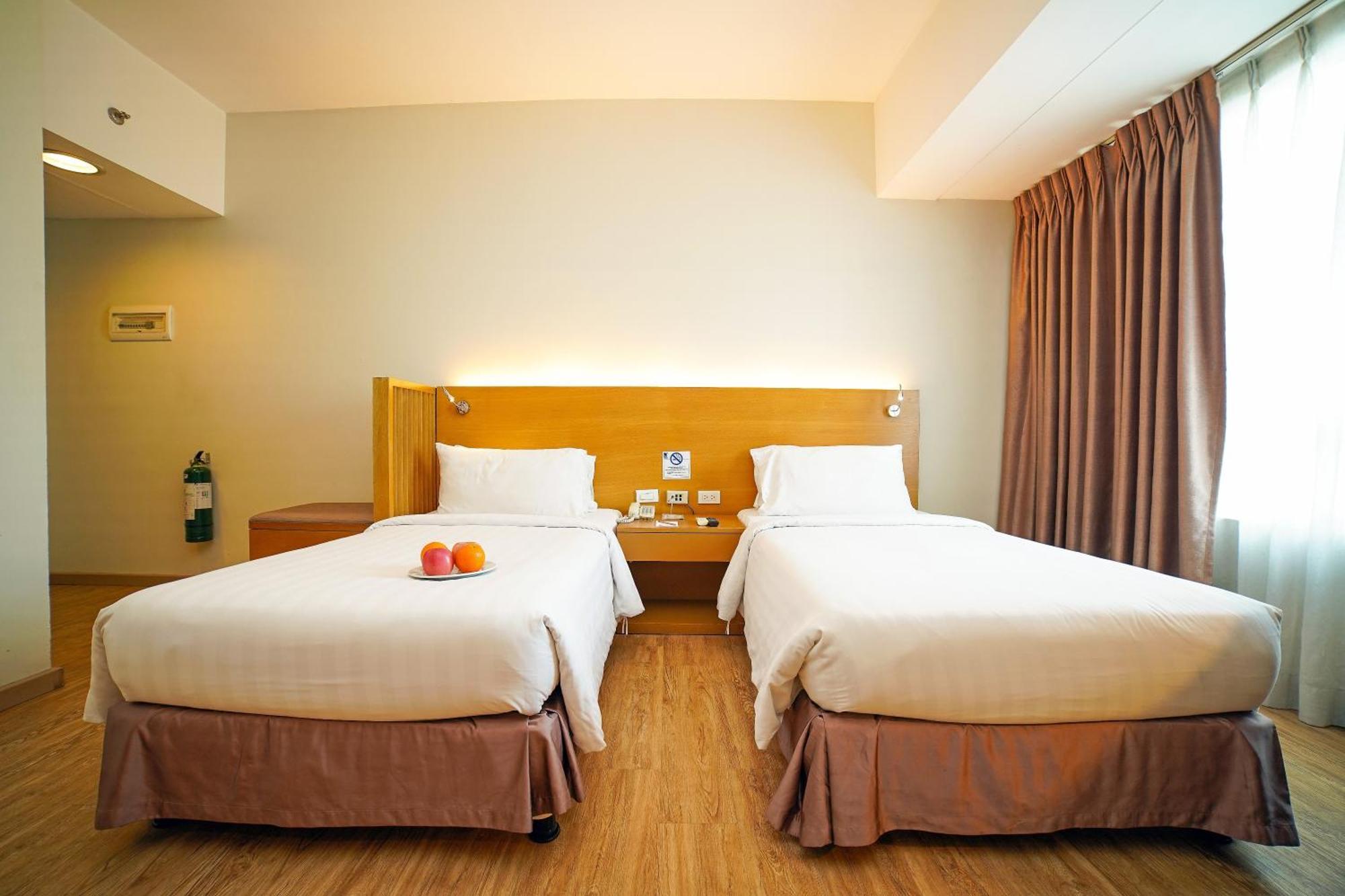 One Pacific Place Serviced Residences Makati City Bagian luar foto