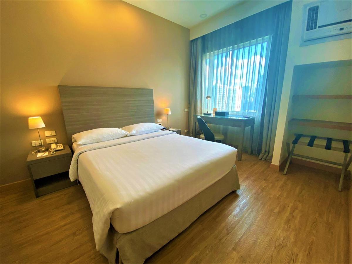 One Pacific Place Serviced Residences Makati City Bagian luar foto