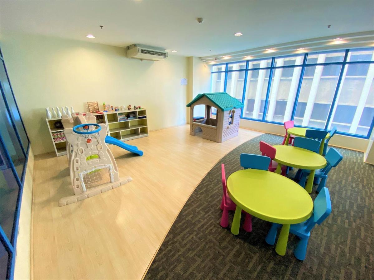 One Pacific Place Serviced Residences Makati City Bagian luar foto